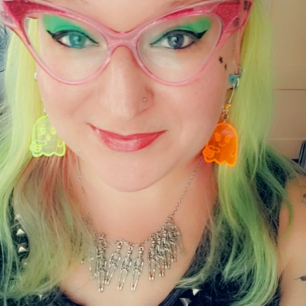 Meet your Posher, Jenny Tornado